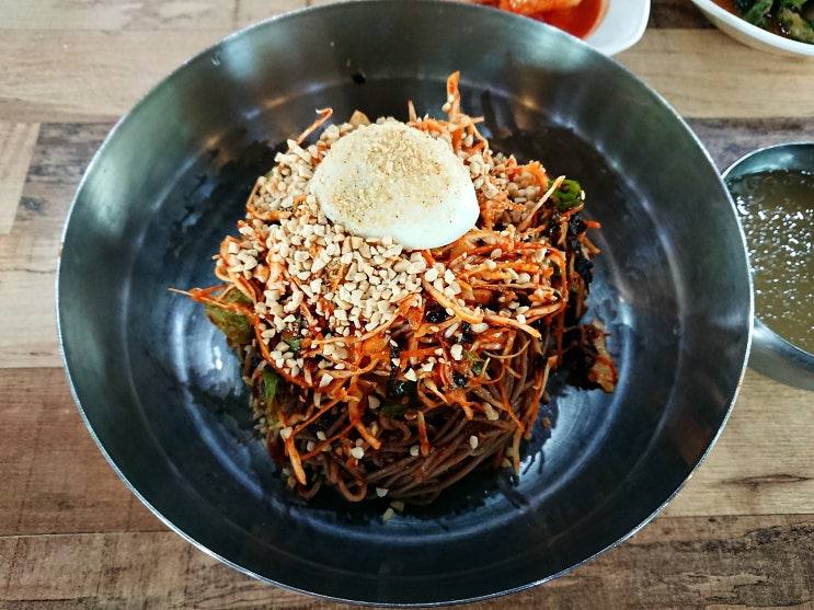  천안 성거읍 '성거산시골막국수' 메밀비빔막국수