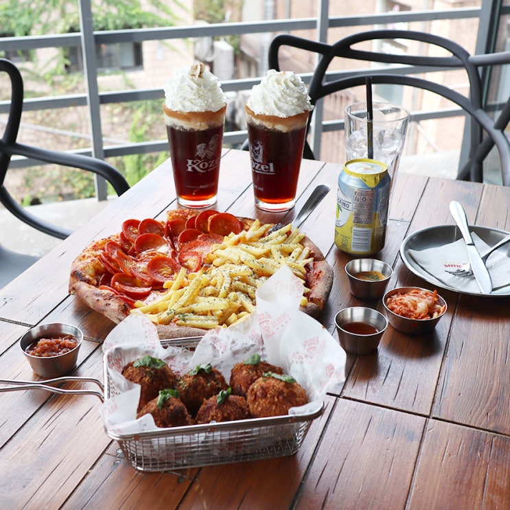  상수 맛집 피자네버슬립스 : 만족스러운 피맥