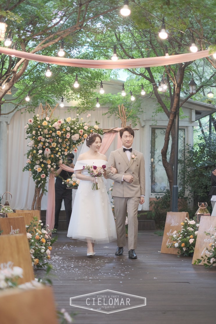 한편의 뮤지컬 처럼 벅차올랐던 김해 산정 야외결혼식 플라워 스타일링 by 씨엘로마르 한편의 뮤지컬 처럼 벅차올랐던 김해 산정 야외결혼식 플라워 스타일링 by 씨엘로마르