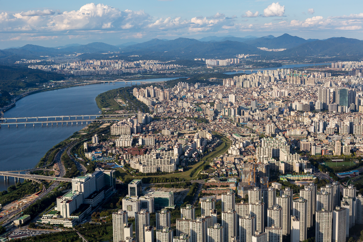 서울 9억원 초과 아파트 거래량, 4억원 이하를 역전하다