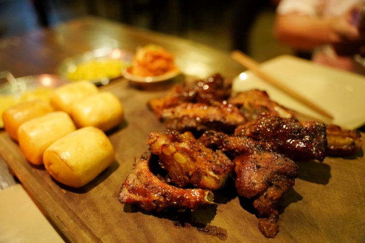  나트랑(나짱) 맛집 BBQ ỦN ỈN(비비큐 운 인)에서 Rib(립) 좀 뜯어봤습니다. Nha Trang Ep.4