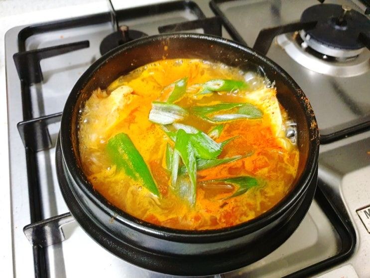  <비비고 두부김치찌개> 간편한 혼밥,혼술 메뉴로 추천 ! / 맛있는 비비고 찌개