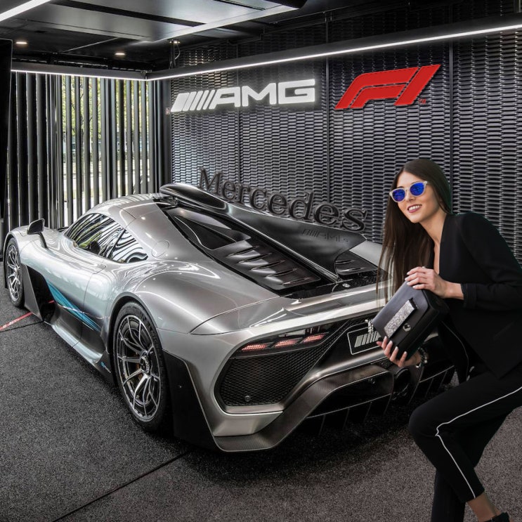  벤츠 AMG 끝판왕 GT 63 S 비켜 메르세데스 AMG One 이 나가신다.