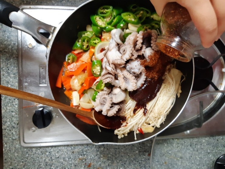  겨울철 별미 냉동 쭈꾸미볶음