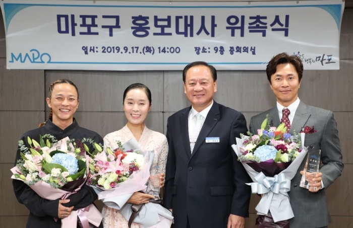  관심 가는 사람 - 공연예술가, 멀티아티스트 팝핀현준 홍대 버스킹