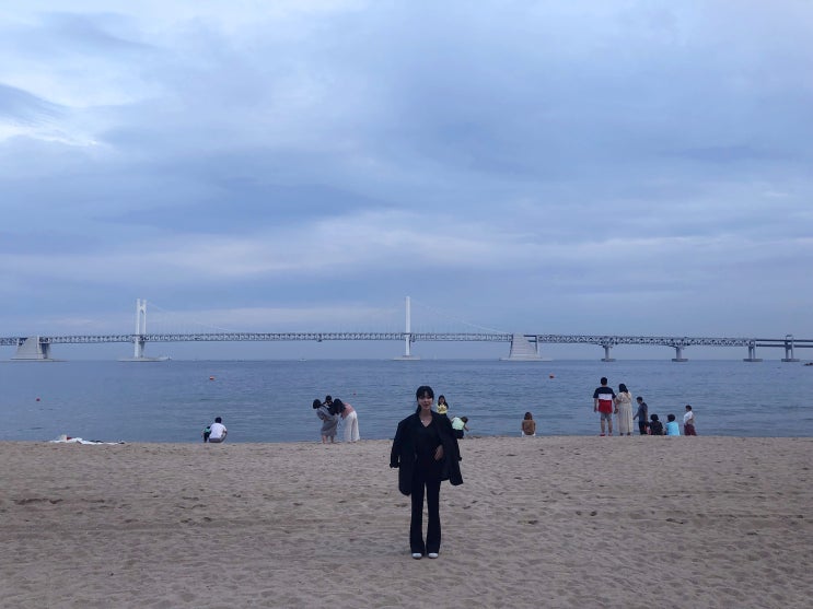  데일리.부산여행.인더스트리(INDUSTRIE)호텔.맑은뒤흐름 그리고 10월