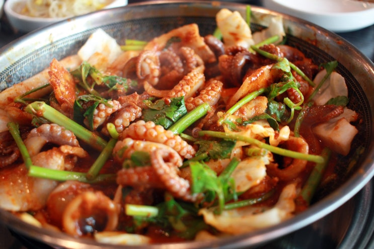  [마곡나루맛집] 쫄깃한 쭈꾸미에 쭉~ 늘어나는 눈꽃치즈 볶음밥까지 송쭈집 후기