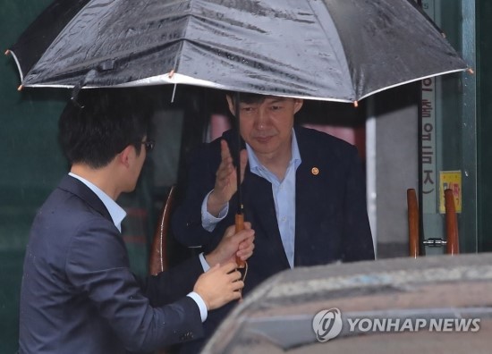 황석영 등 작가 1천276명 "조국 지지, 검찰개혁 완수" 성명 발표 황석영 등 작가 1천276명 "조국 지지, 검찰개혁 완수" 성명 발표
