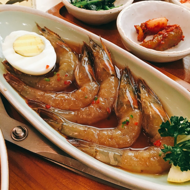 파미에스테이션 맛집 : 무월식탁 한방바베큐보쌈 + 간장새우덮밥 깔끔한 한식