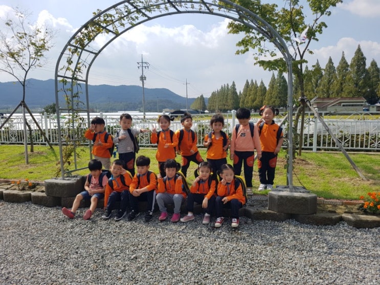  따스한 햇살받으며 노랑병아리들 수정한과에 한과체험 왔어요