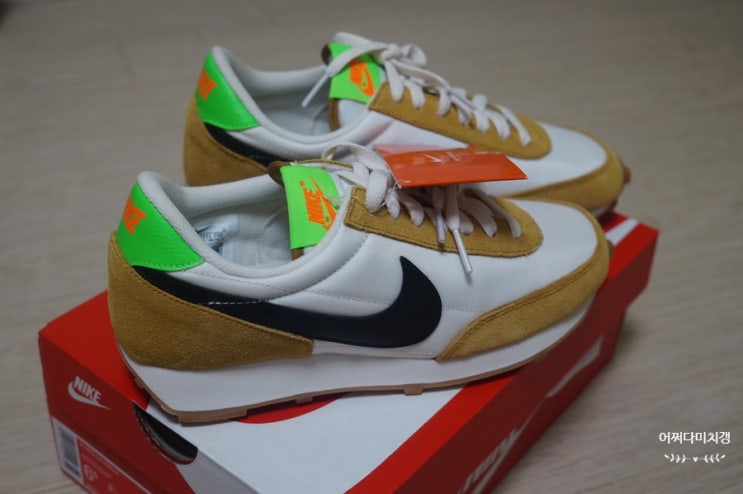  나이키 우먼스 데이브레이크 위트 블랙 CK2351-700 NIKE WOMENS DAYBREAK WHEAT BLACK