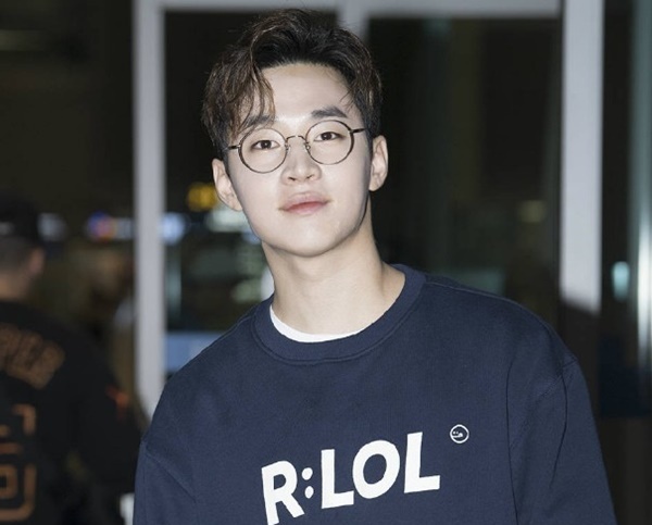  헨리 안경 마스카 알버트 R:LOL 맨투맨 남친룩 코디 딱인데~