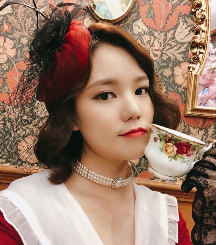  홍대 메이크업샵 눈큰아이에서 개화기 메이크업 성공적 :)