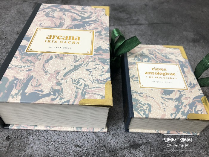  [입고소식] Labyrinthos의 새로운 타로카드와 오라클카드