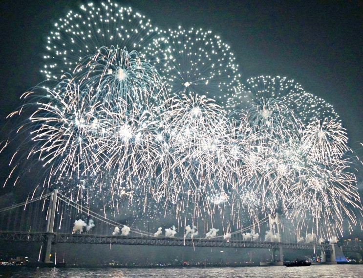  2019년 부산불꽃축제 올해는 놓치지 말고 명당 예약