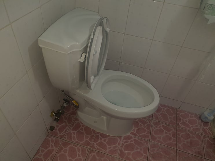  북구 일곡동 중화요리 즉 자짱면집입니다.변기물이 역류합니다.변기뚫어주세요^^