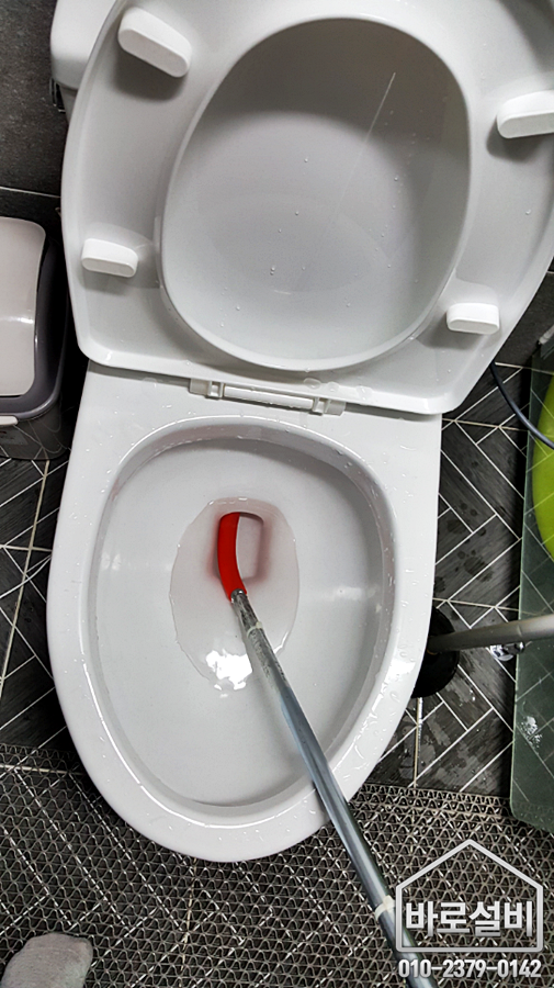  안산변기뚫는업체 꽉 막혔던 변기 바로설비가 뚫어 드려요