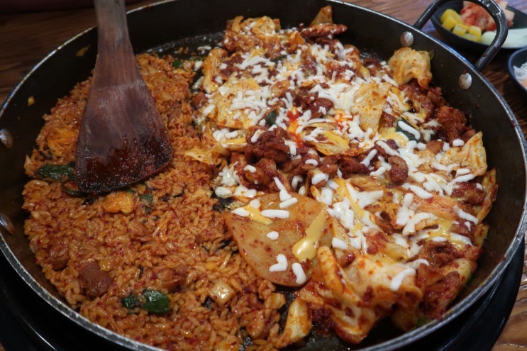  부산시청 맛집 유가네에서 닭갈비랑 볶음밥 점심 먹고왔어요
