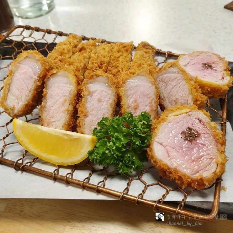  강남역 데이트 맛집 육즙대폭발 돈까스집 "정돈" 저녁 방문기