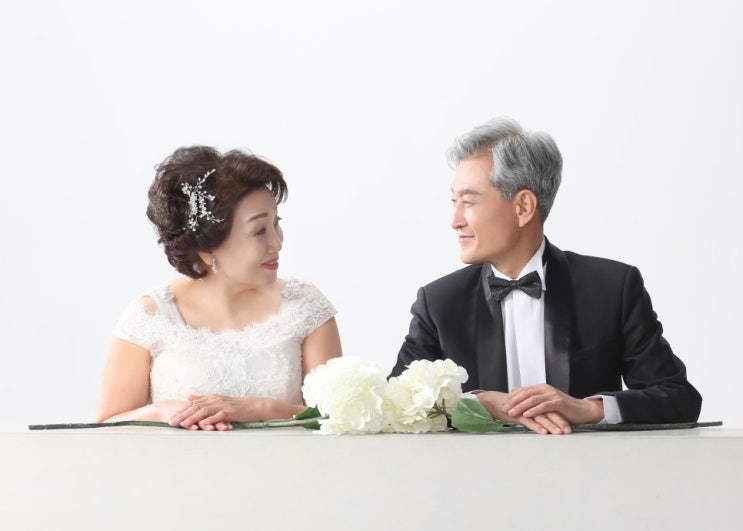  안산리마인드웨딩 가족사랑스튜디오 부모님선물로 최고