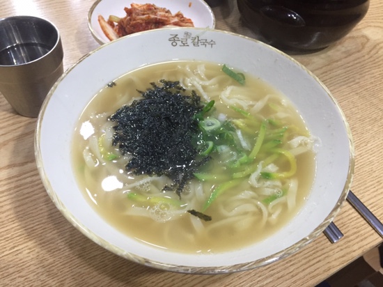  [강서구 양천향교역] 차가운 바람에 칼칼하고 따듯한 국물이 생각난다면 종로 할머니 칼국수 양천향교역점
