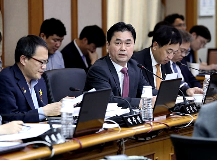  여상규 "웃기고 앉았네, XX같은 게" 김종민도 욕설 모르고 지나갈 뻔한 이유