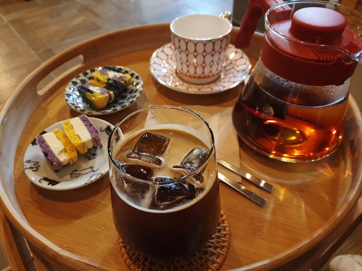  마산 댓거리 카페, 마카롱과 커피가 맛있는 월몽