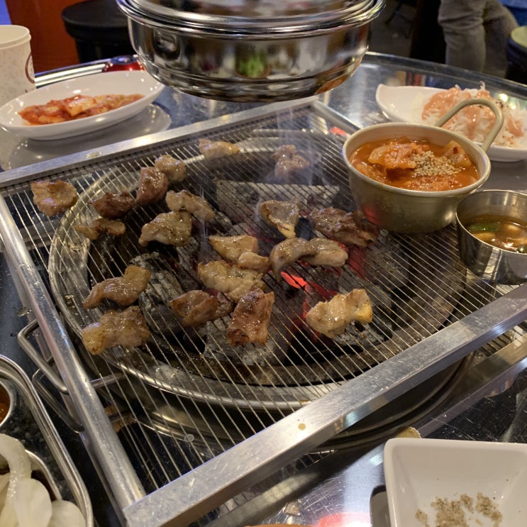  영통 뒷고기 맛집 '돼지새마을본부'