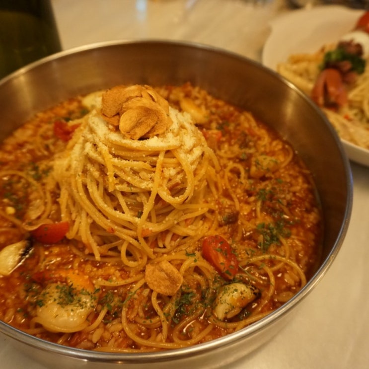  종각 바비레드 매콤한 파스타에 밥쓰삭쓰삭 비벼먹는 종각 맛집