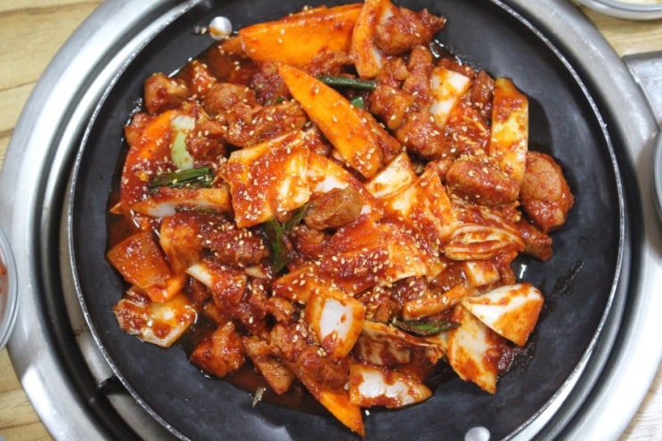  매콤한 전주 돼지주물럭은 여기서! 