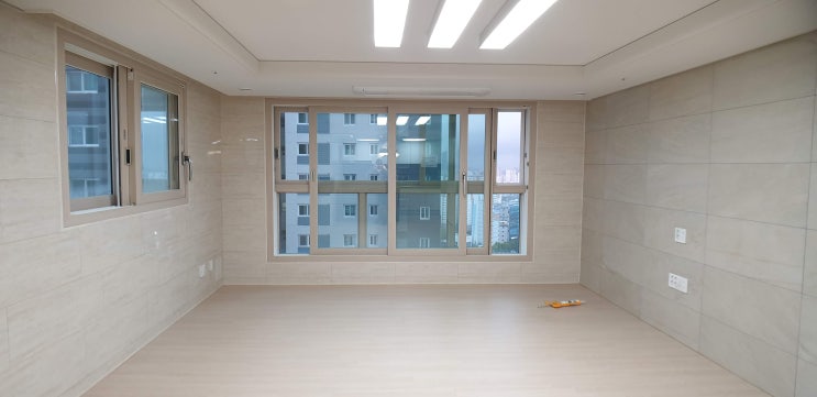  대구목수의 수성구 범어3동 범어센트럴푸르지오 동화디자인월 시공[대구목공사][대구아트월][대구동화디자인월]