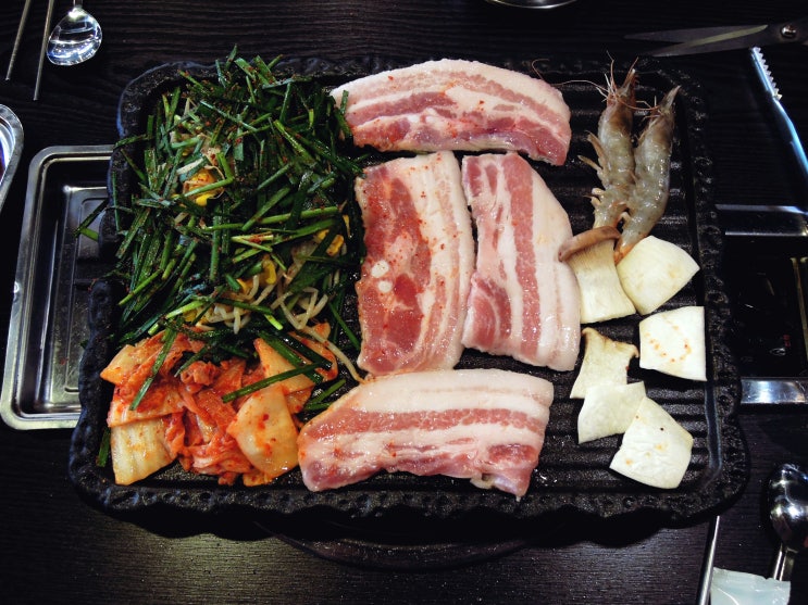  신림고기집 입에 촥 감기는 달콤함, 신림역맛집 부추삼겹살딱이야!