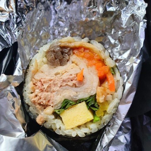  유명한 김밥맛집 솔직후기 (이영자김밥"숙대한입소반" & 여배우김밥"압구정후랜드")