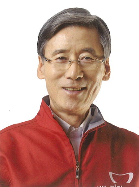  자유한국당 국회의원이자 국회 법사위원장인 여상규 "패스트트랙 수사, 검찰 함부로 손대지 말라" "X신 같은게"... 국감장서 욕설 논란.