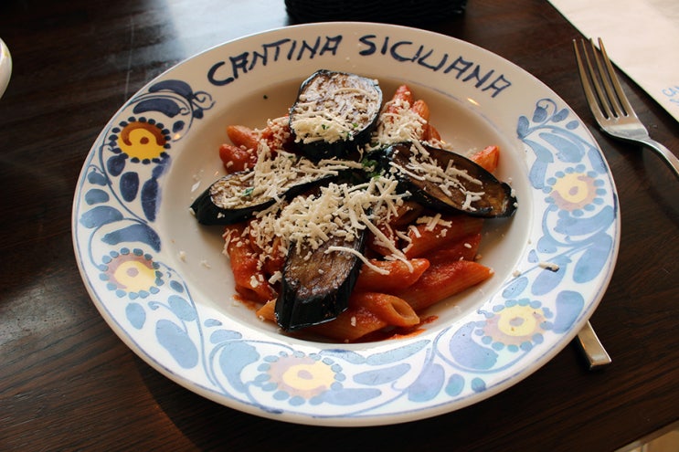  하카타에서 즐기는 심플한 런치 풀코스 <Cantina Siciliana>