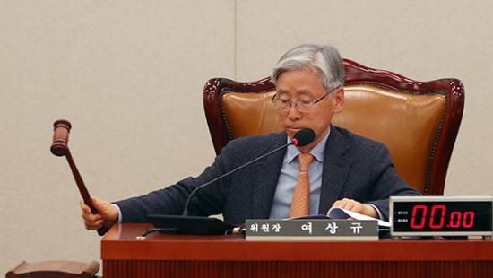 여상규 "패스트트랙 사건, 검찰 손댈 일 아냐"…외압에 막말 논란