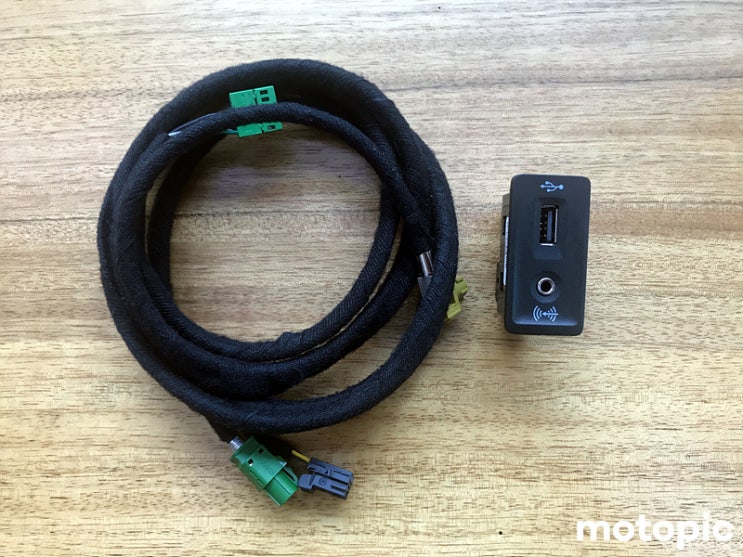  [폭스바겐] 7세대 골프 2.0TDI 프리미엄 미디어 MDI단자 USB+AUX 단자 개조 및 AGM 배터리 교환