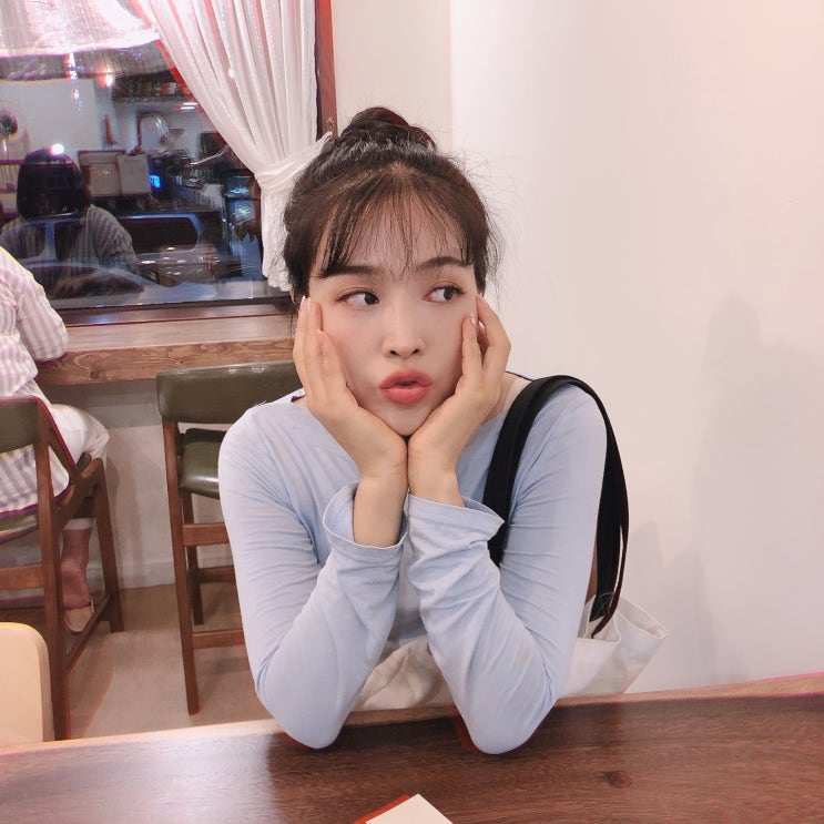  가을코디 롱 티셔츠 꼭 필요한 계절, 직장인 출근룩 대학생코디 (패션유튜버 김리사)