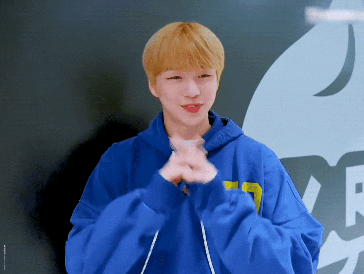  강다니엘 브이라이브 스타로드 04(ft.귀여움 폭발하는 VR체험/강다니엘 어깨도 잘 생겼다ㅋ)