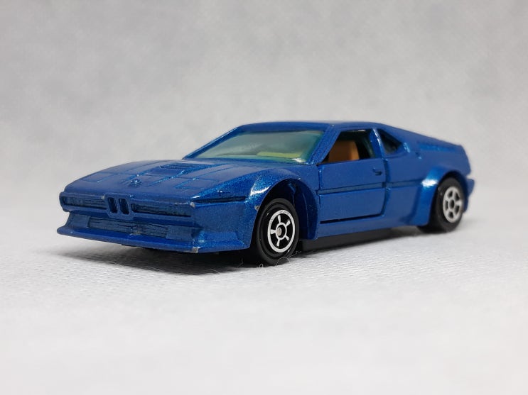  (1:64) [King Star] BMW M-1 (M1) [Mini Car]