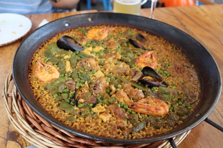 2019.07.남프랑스,바르셀로나-24. 바르셀로네타 해변 식당 [ 마리나베이(MARINA BAY)]