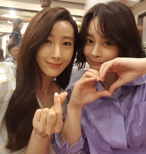  우희진 나이 45세,도지원과 미녀케미