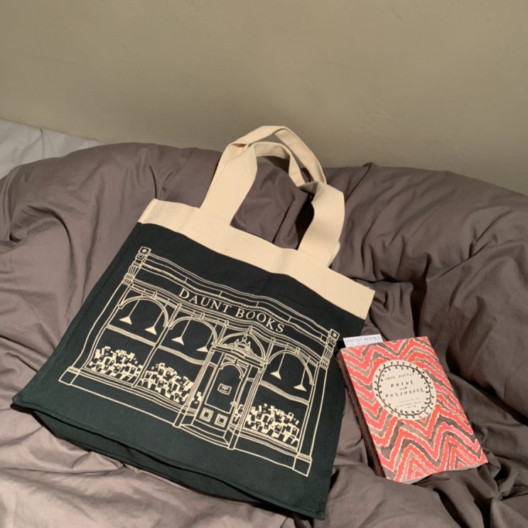  [영국워홀/런던일상] not special_daunt bookstore