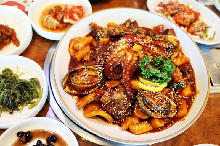  제주도 중문 맛집 기억에 남는 매콤 갈비찜 신선한 해물칼국수 / 착한전복