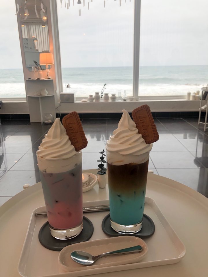  속초카페: 감성적인 바다뷰 카페 '도자기별'