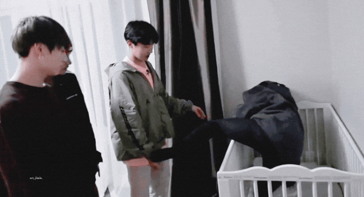  [방탄소년단 지민]아가가 아가 침대에 들어가는게 놀랄일인가여