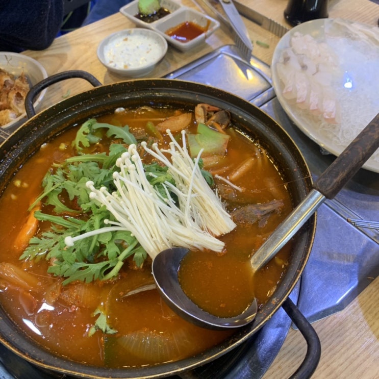  안암 분식집 고른햇살, 종로3가 가성비 좋은 횟집 어사출또
