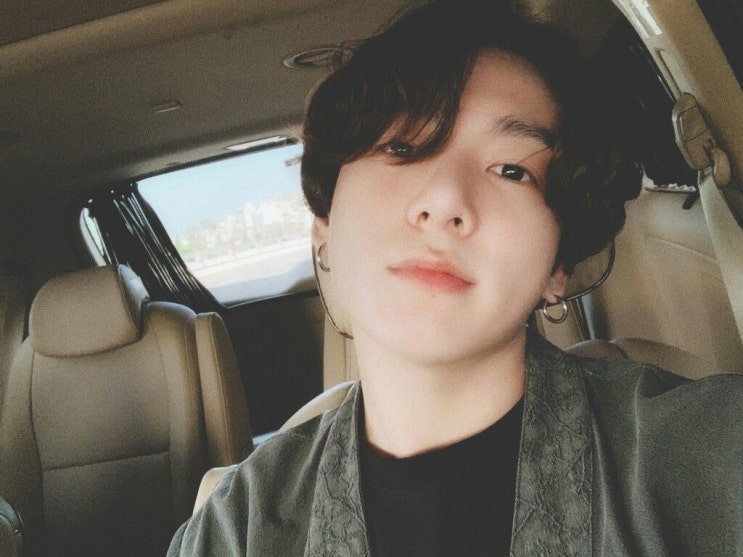  [ 전정국 빙의글 ] SNS하는 군인 아저씨