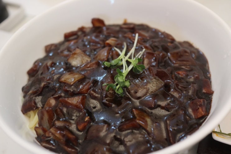  봉황동맛집 : 짜장면이 맛있는 중식당 "모옌"