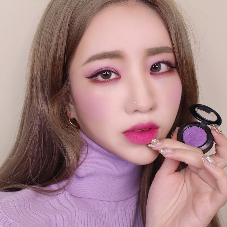  맥 비주얼 아트 컬렉션 출시! 맥스러운 다채로운 컬러의 아이섀도우들이 한가득 : D